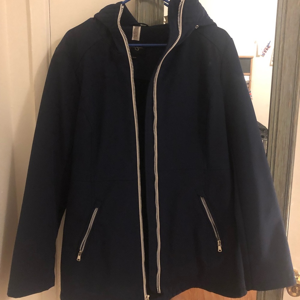 JESSICA SIMPSON RAIN COAT (L)